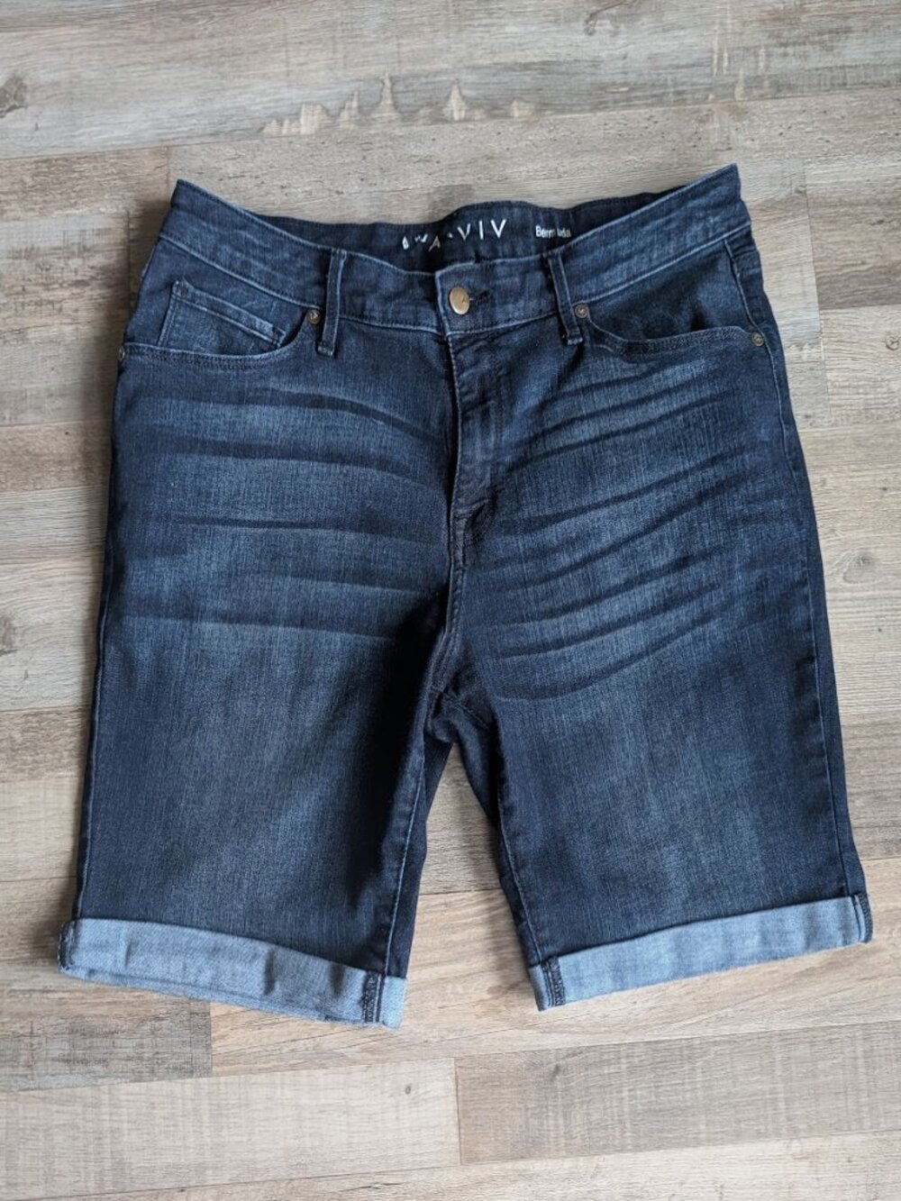 Ava & Viv | Mid-Rise Bermuda Shorts | Size 16W